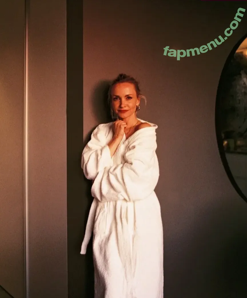 Janin Ullmann nude photo #0186 (janinullmann)