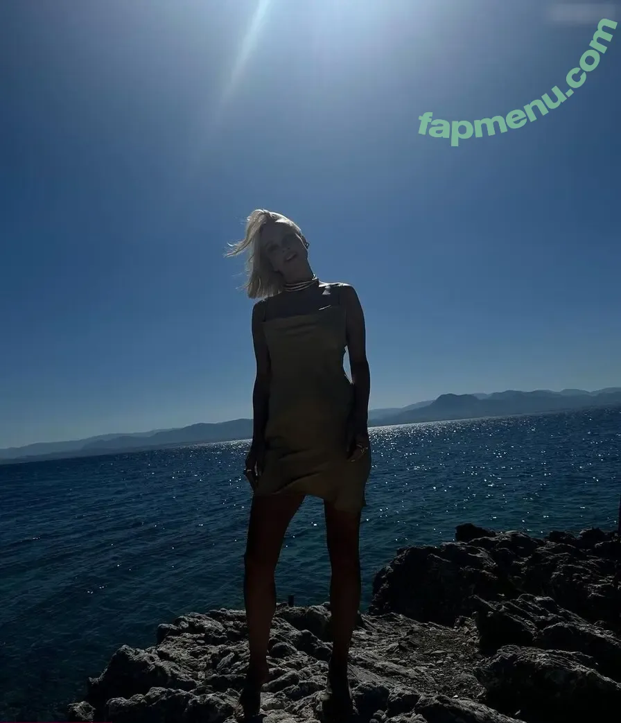 Janin Ullmann nude photo #0193 (janinullmann)