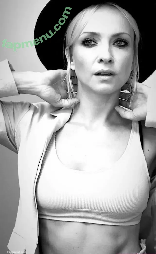 Janin Ullmann nude photo #0345 (janinullmann)