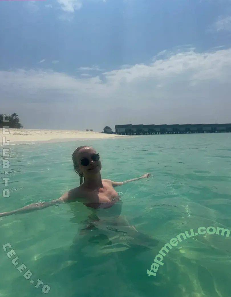 Janin Ullmann nude photo #0349 (janinullmann)