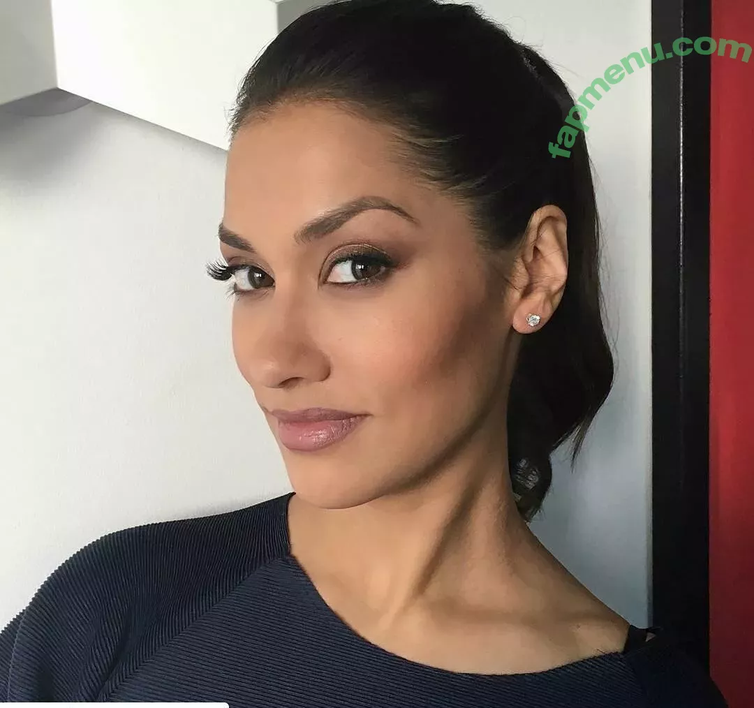 Janina Gavankar nude photo #0049 (janina)