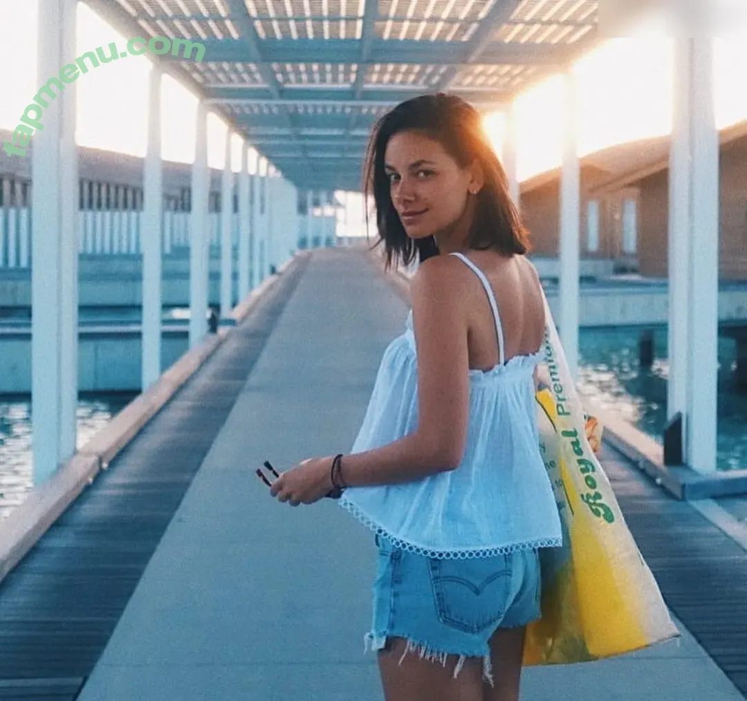 Janina Uhse nude photo #0044 (janinauhse)