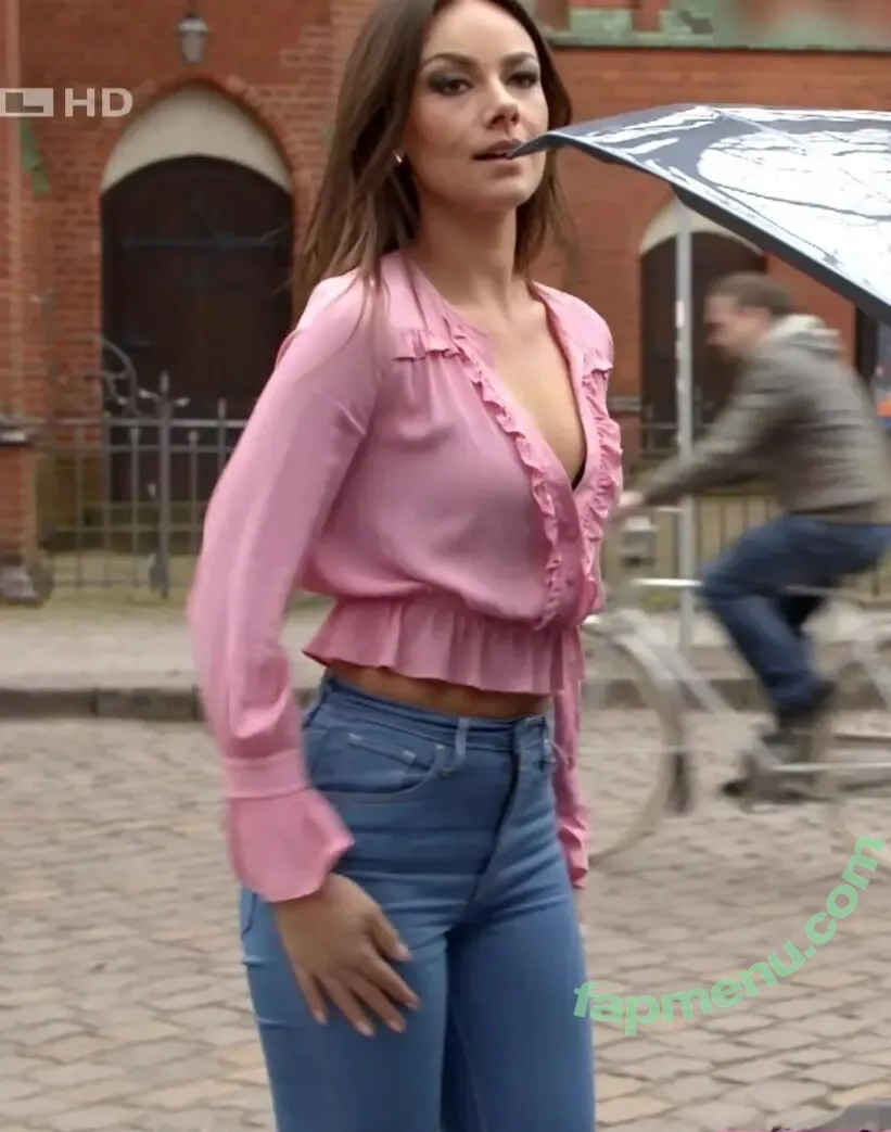 Janina Uhse nude photo #0076 (janinauhse)