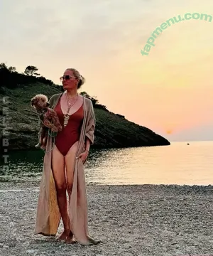 Janine Kunze / janinekunzeofficial nude photo #0234