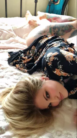 janine / jni.lx_ nude photo #0016