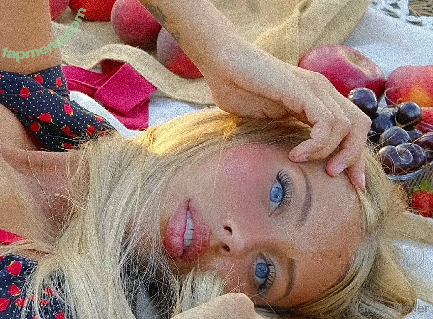 jannamoller nude photo #0005 (jannamoller)