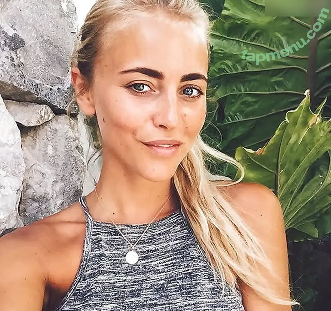 Janni Deler nude photo #0031 (jannid)