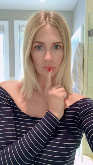 January Jones / januaryjones nude photo #0016