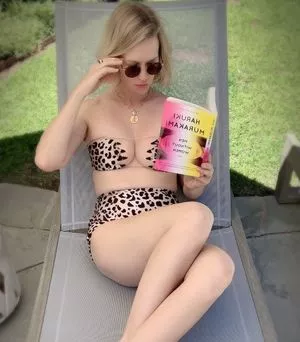 January Jones / januaryjones nude photo #0048