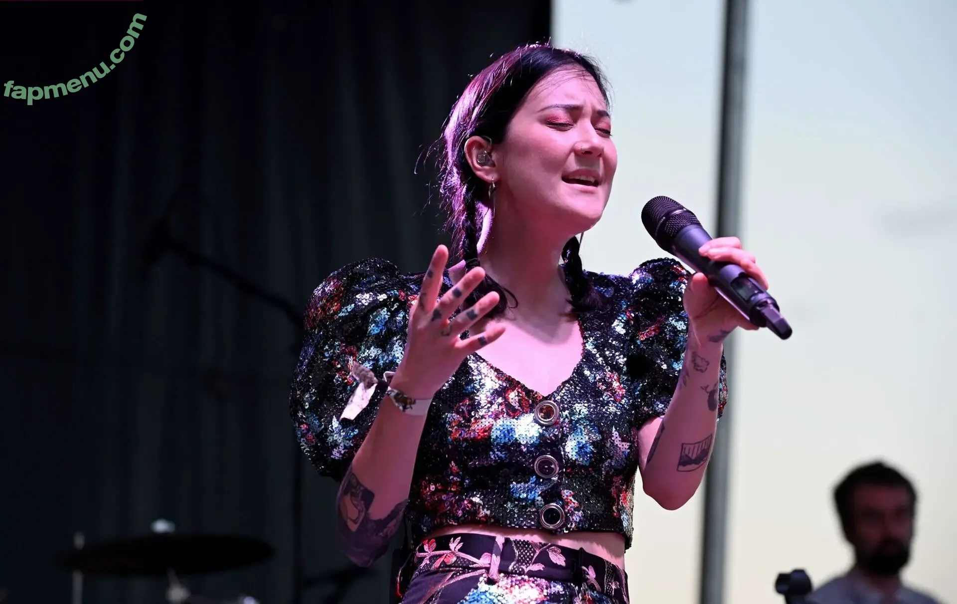Japanese Breakfast nude photo #0102 (Michelle Zauner / jbrekkie)
