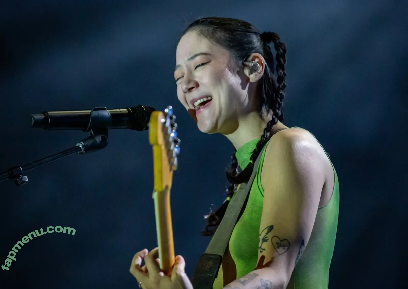 Japanese Breakfast nude photo #0130 (Michelle Zauner / jbrekkie)