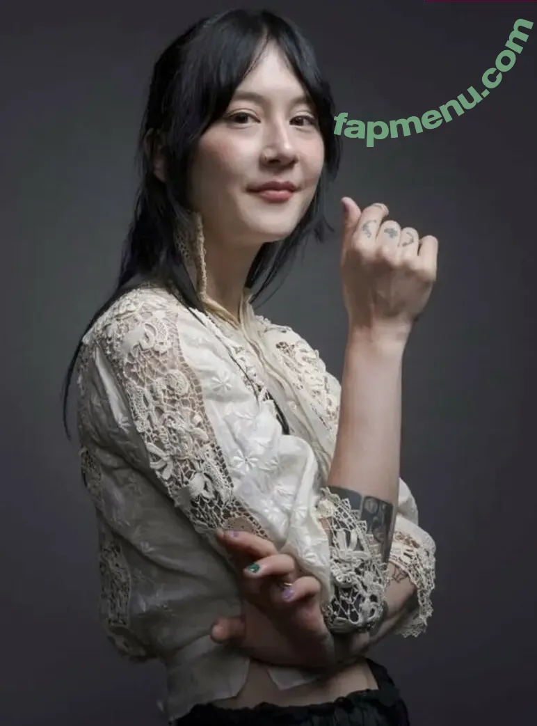 Japanese Breakfast nude photo #0145 (Michelle Zauner / jbrekkie)