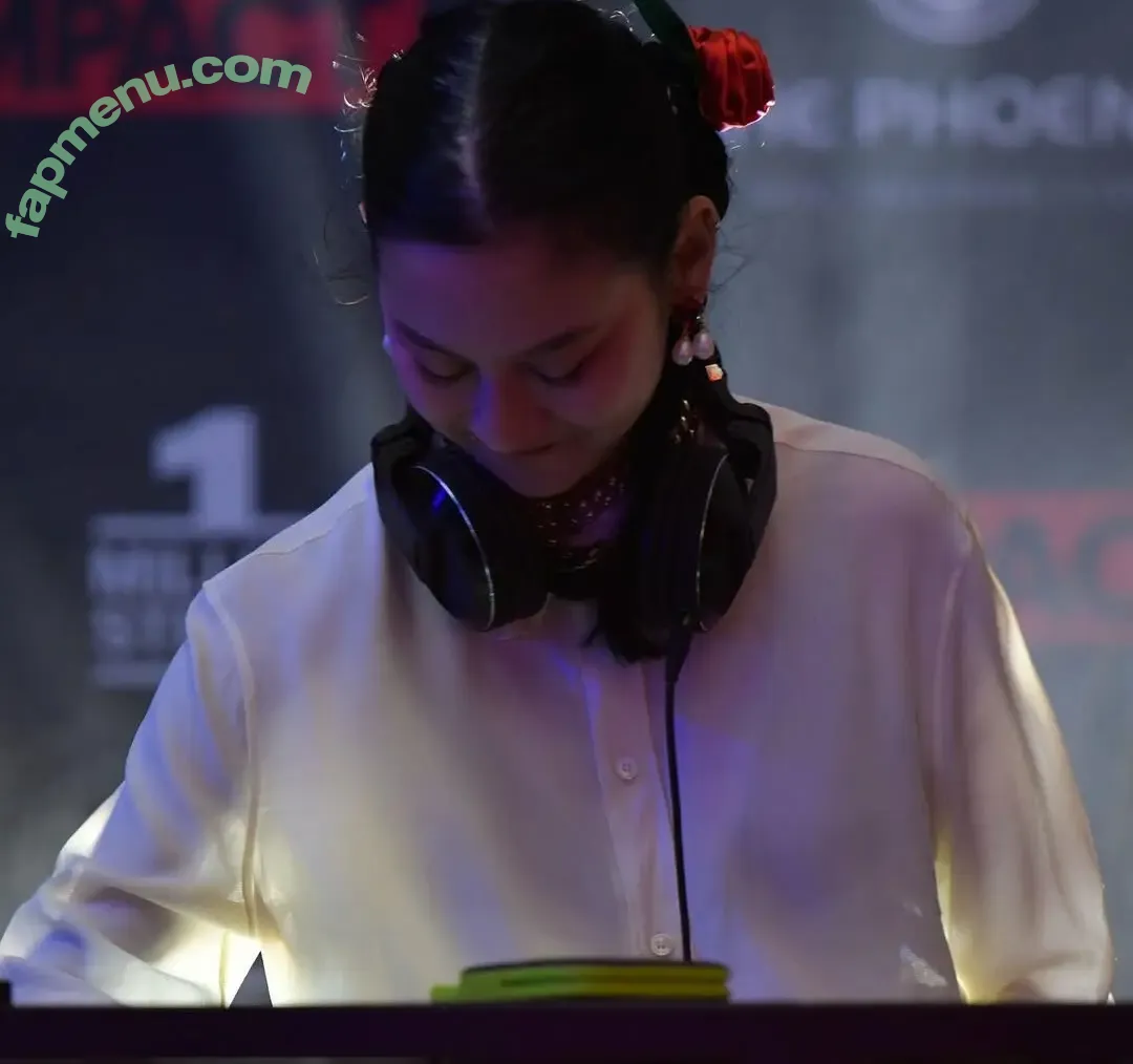 Japanese Breakfast nude photo #0166 (Michelle Zauner / jbrekkie)