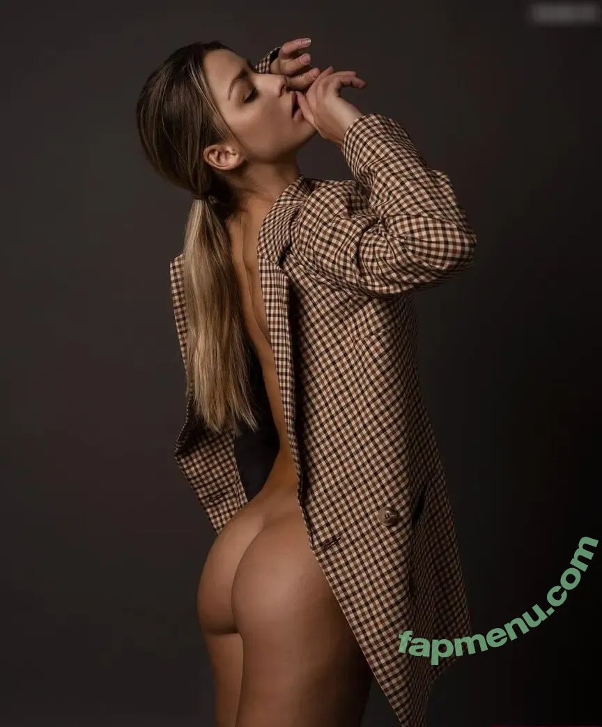 Jaquelyn Reimann nude photo #0043 (Jaquelyn.rmn / ysterdy)