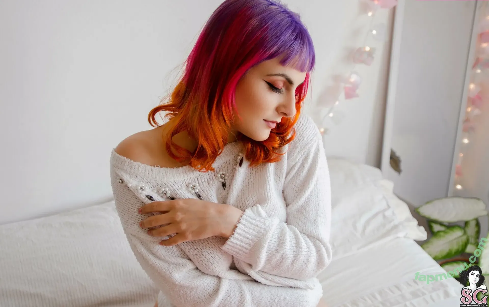 Jasemi nude photo #0013 (Jassemidessert / Jassemisg / maidmarian__ / marufoxy / maruxadie_)