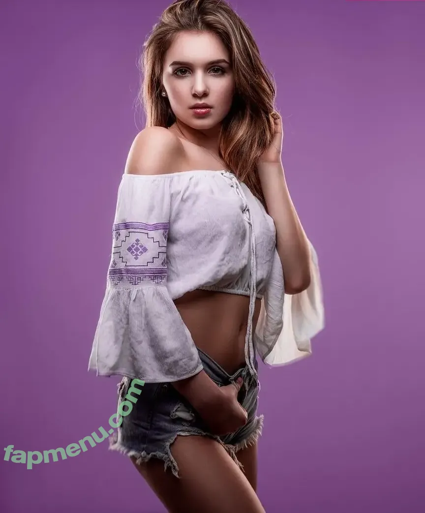Jasmin Endres nude photo #0121 (jasmindres)