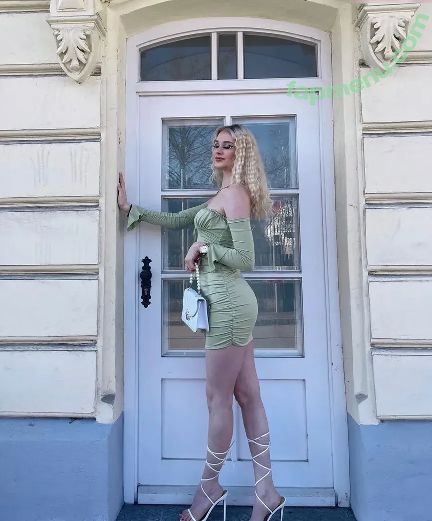 Jasmin Schneider nude photo #0008 (jasi_xx3)