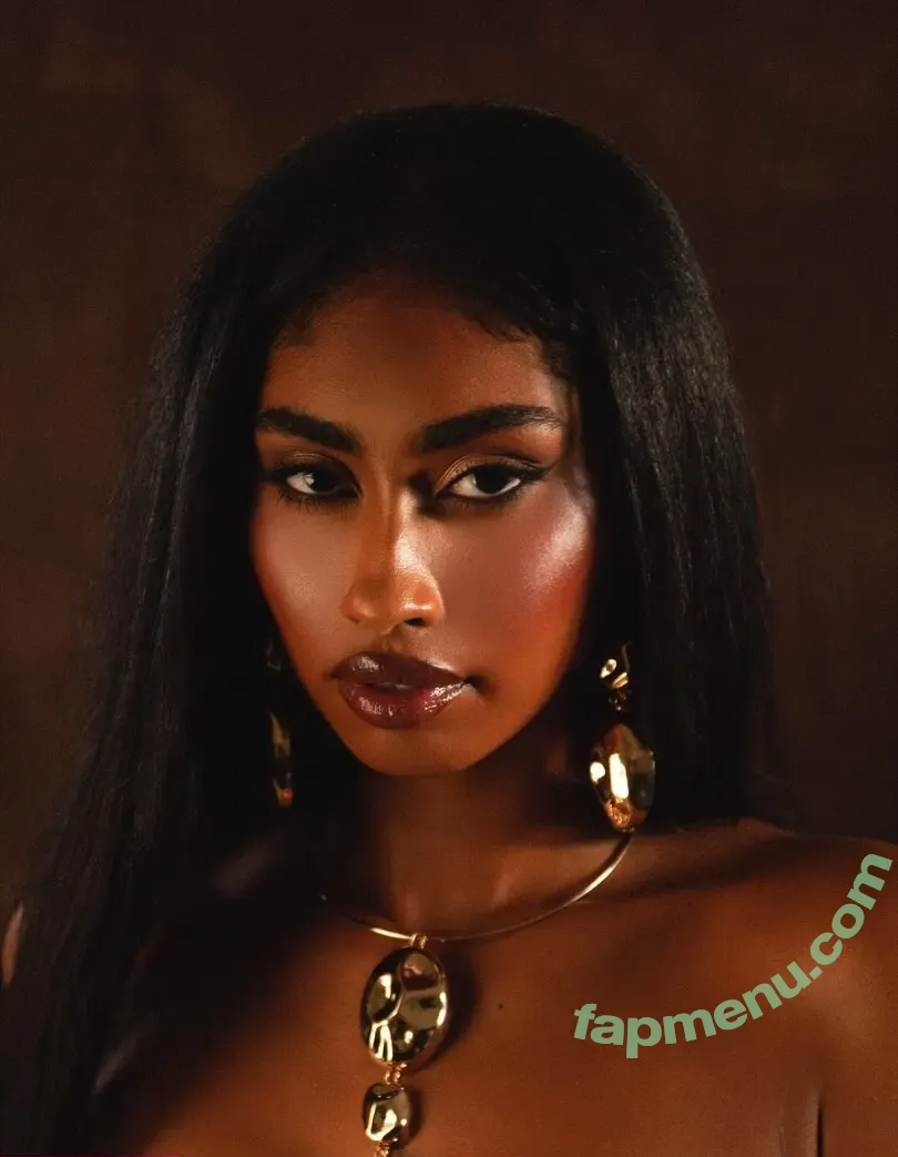 Jasmine Chola nude photo #0201 (Jasmine Blandford / jasmine.chola)