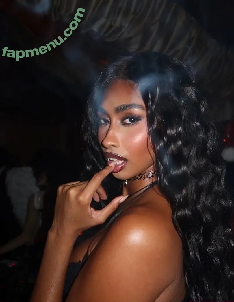 Jasmine Chola nude photo #0241 (Jasmine Blandford / jasmine.chola)