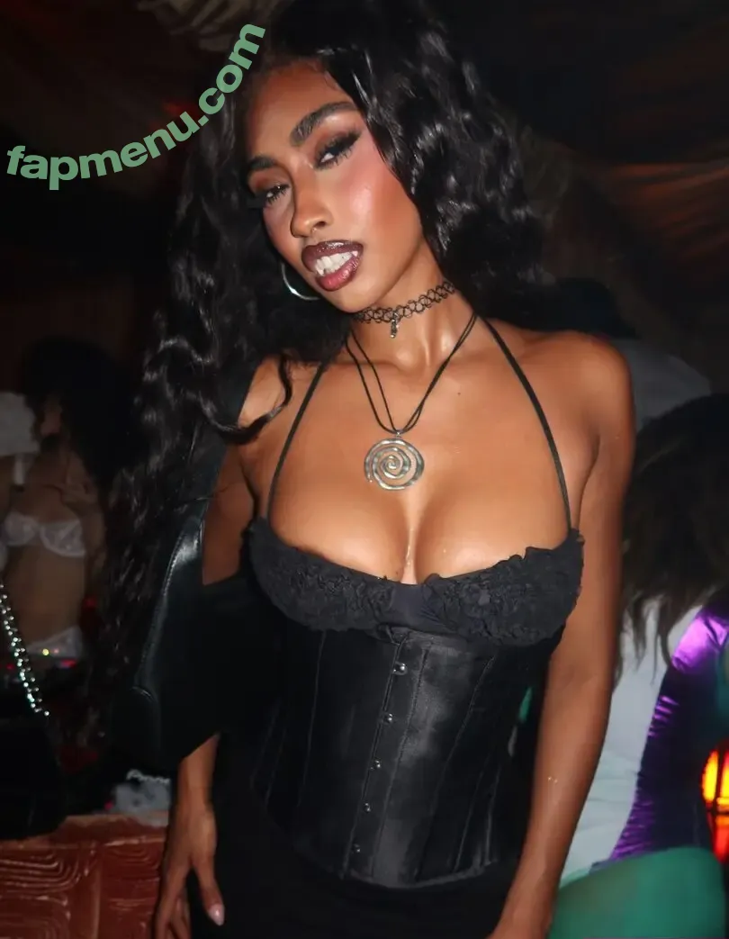 Jasmine Chola nude photo #0251 (Jasmine Blandford / jasmine.chola)