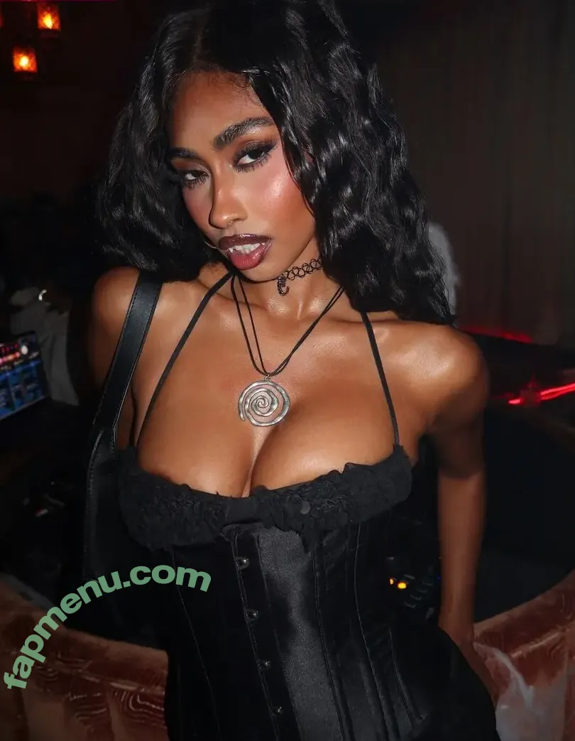 Jasmine Chola nude photo #0252 (Jasmine Blandford / jasmine.chola)