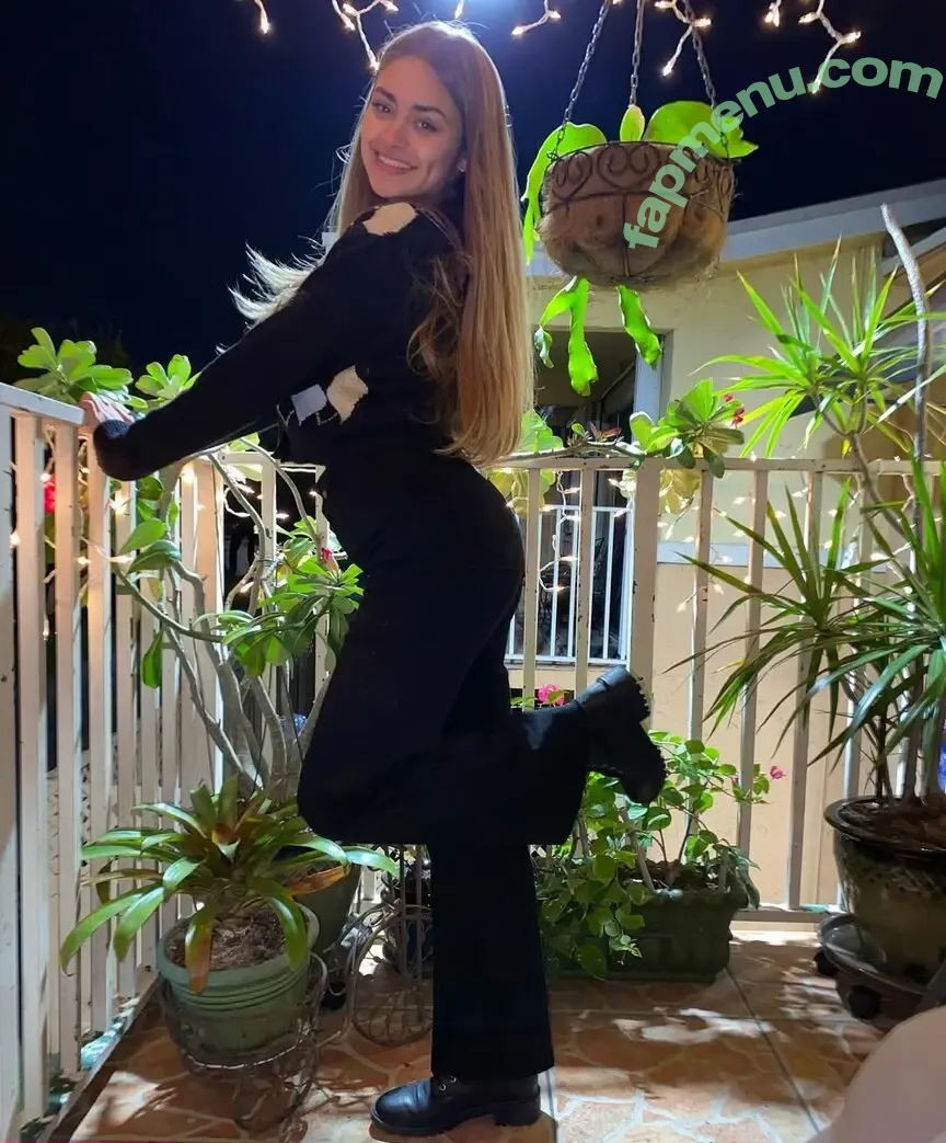 Jasmine Gonzalez nude photo #0018 (jasminecgonzalez / jasminegonz32)