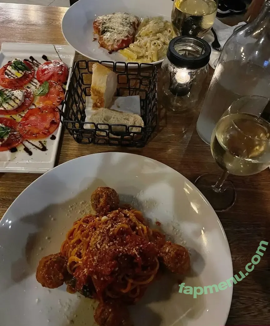 Jasmine Gonzalez nude photo #0044 (jasminecgonzalez / jasminegonz32)