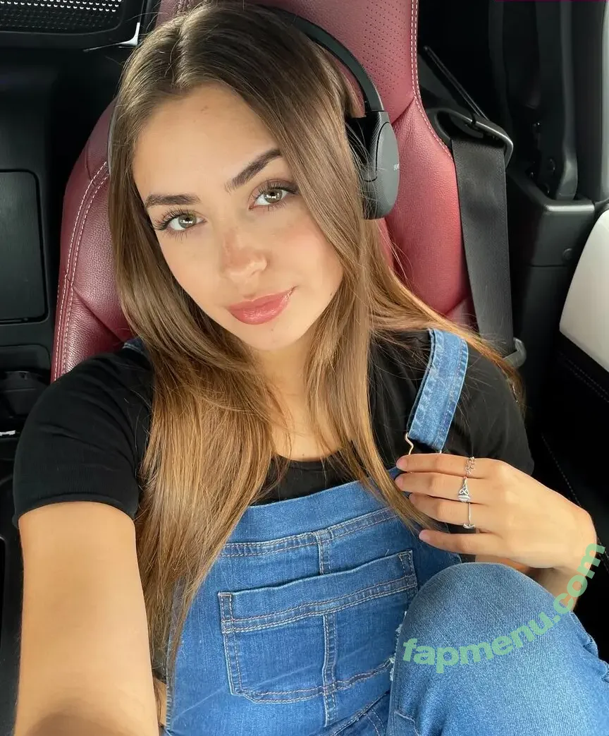 Jasmine Gonzalez nude photo #0045 (jasminecgonzalez / jasminegonz32)