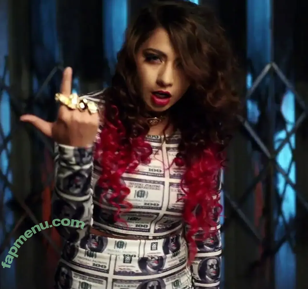 Jasmine Sandlas nude photo #0009 (Jasmine Sandlas)