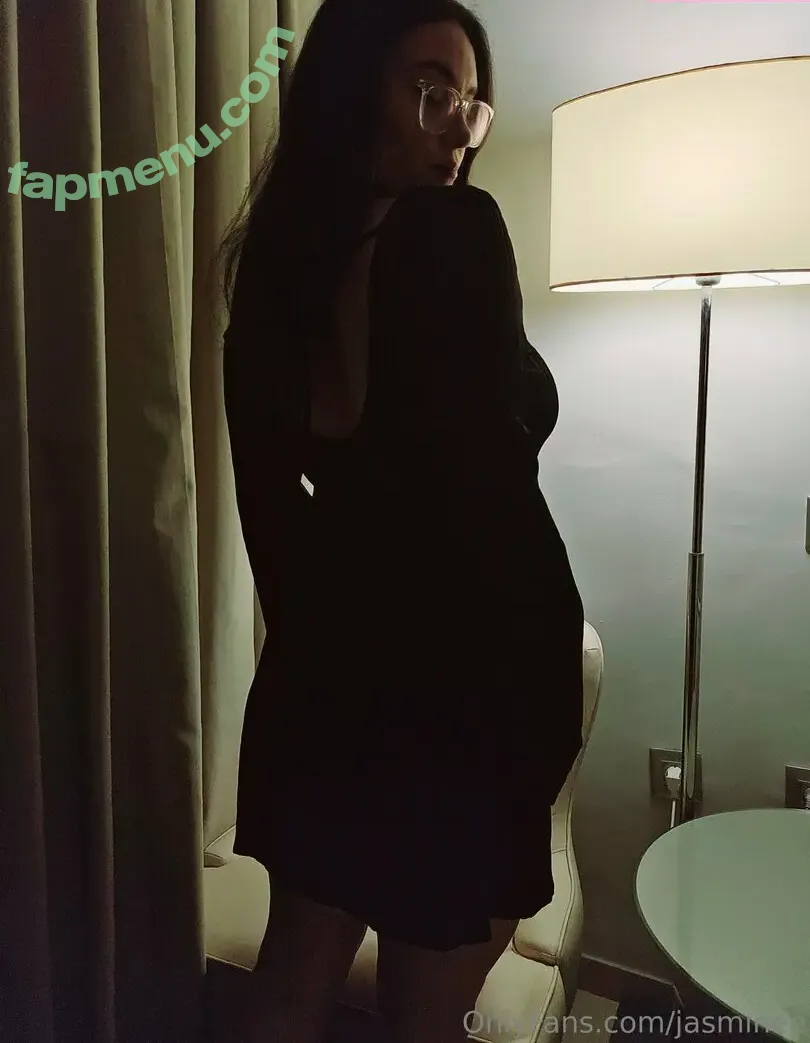 jasminee nude photo #0002 (official.jasminee_)