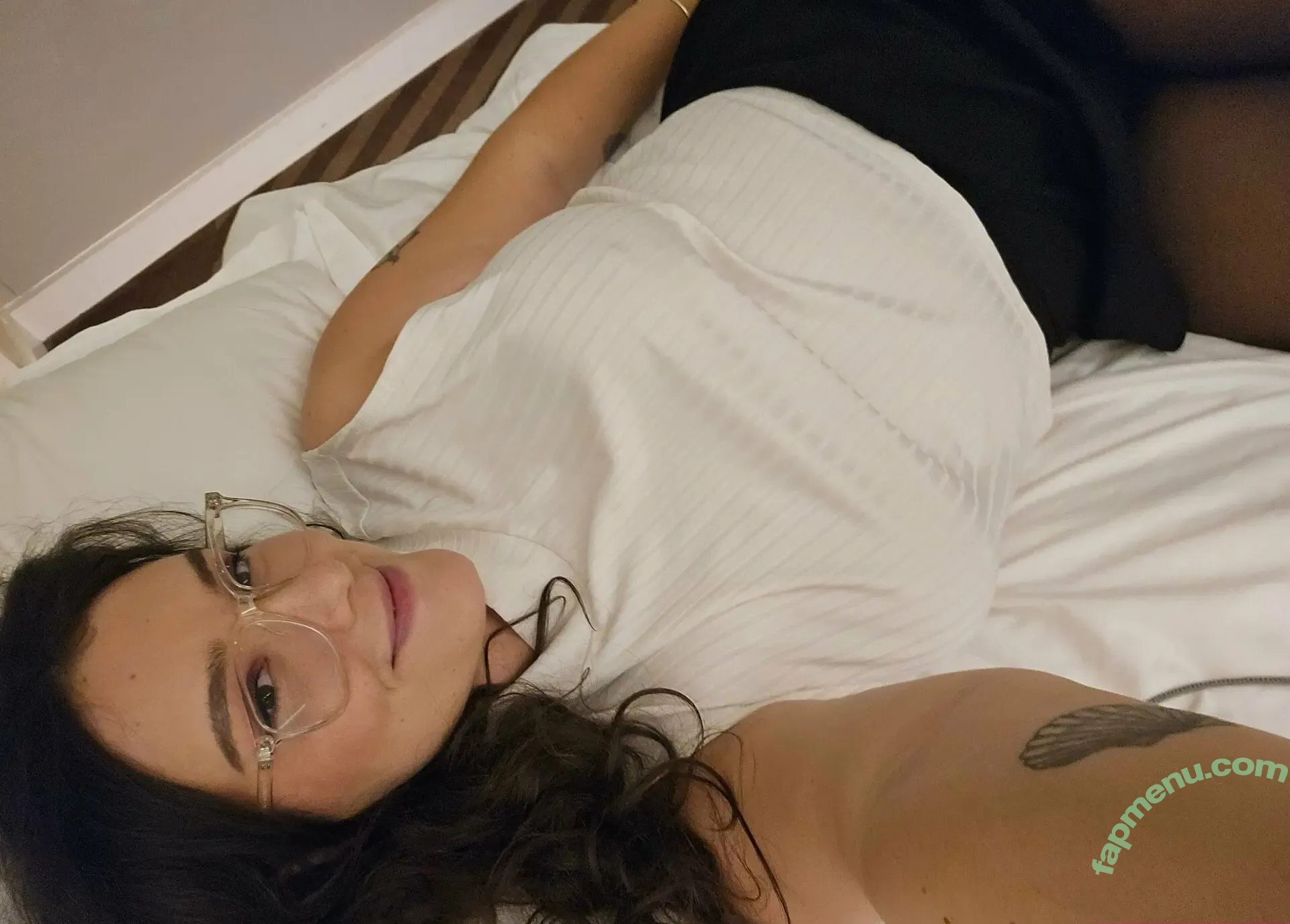 jasminee nude photo #0006 (official.jasminee_)