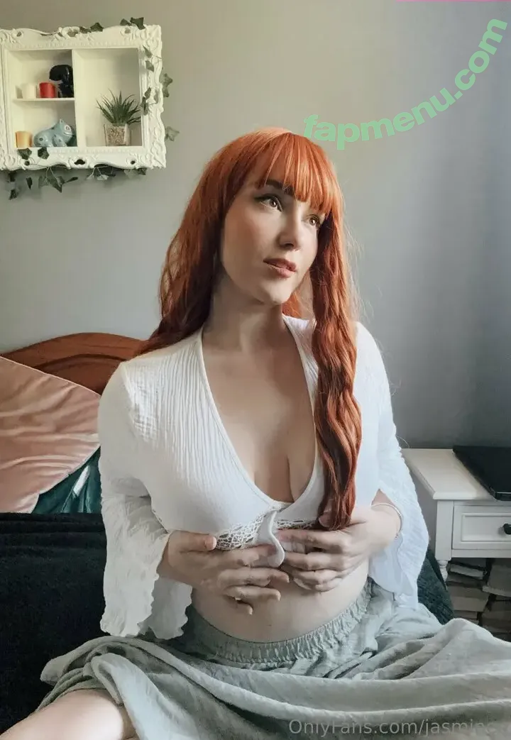 jasminee nude photo #0021 (official.jasminee_)