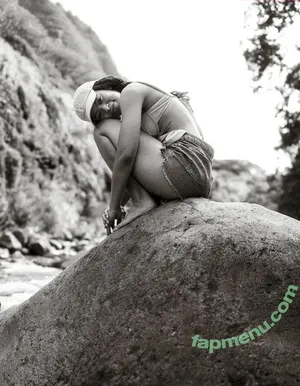 Jaz Sinclair / jas_sinclair / jaz_sinclair nude photo #0084