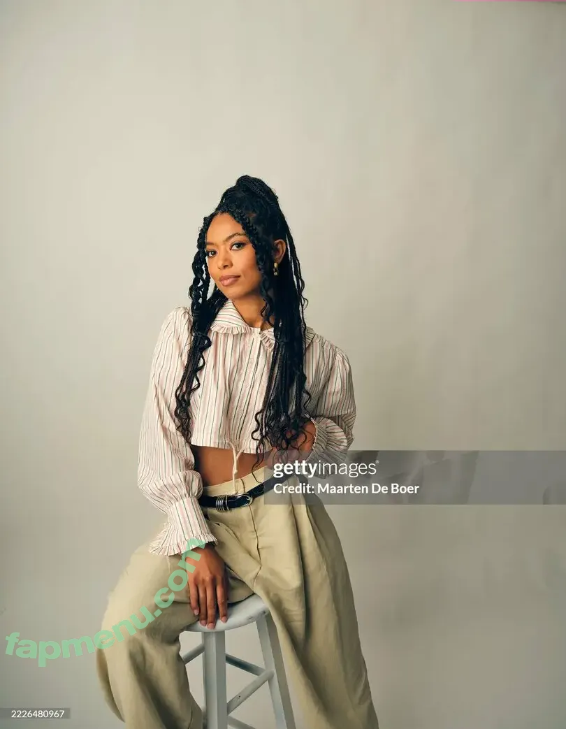 Jaz Sinclair nude photo #0068 (jas_sinclair / jaz_sinclair)