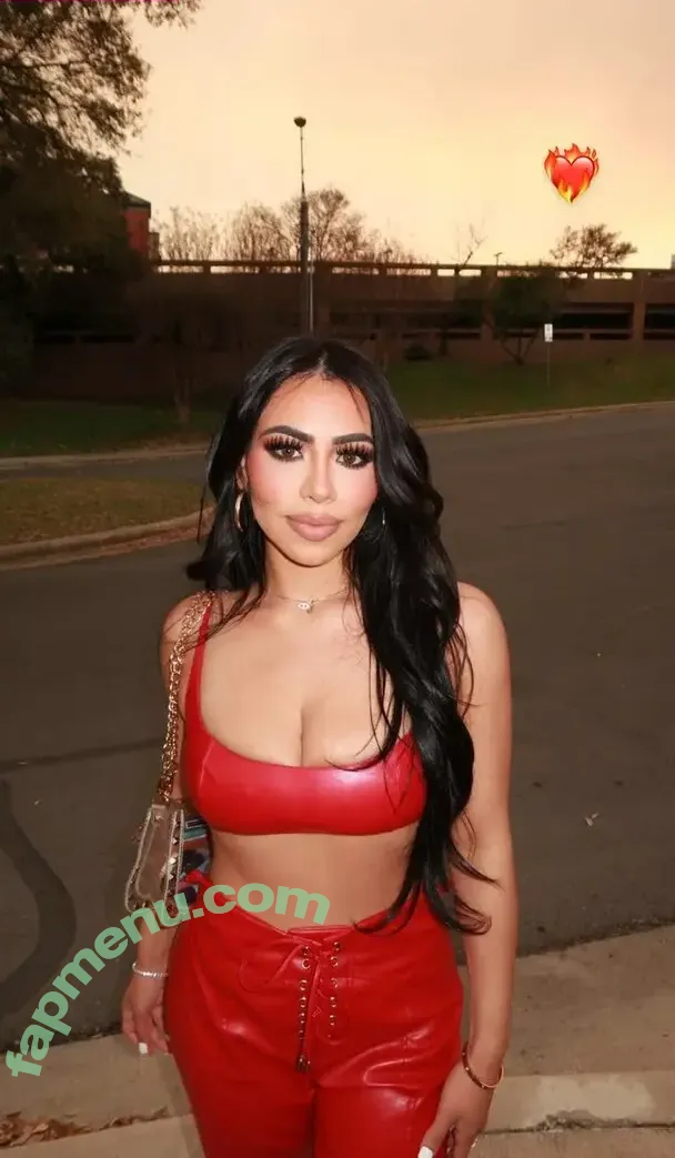 Jazmine Salazar nude photo #0006 (jazmine1900 / jazminesalazar / jazminesalazarrrr)