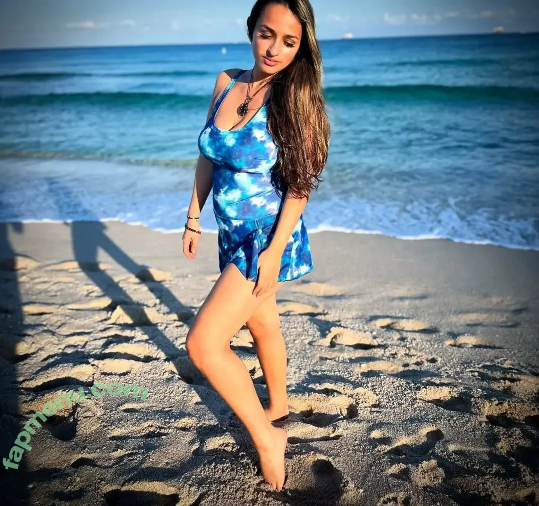 Jazz Jennings nude photo #0095 (JazzJennings__ / jazzjennings_)