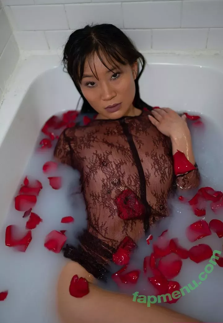 Jeannie Elise Mai nude photo #0017 (JeannieEliseMai / sexymaiii)