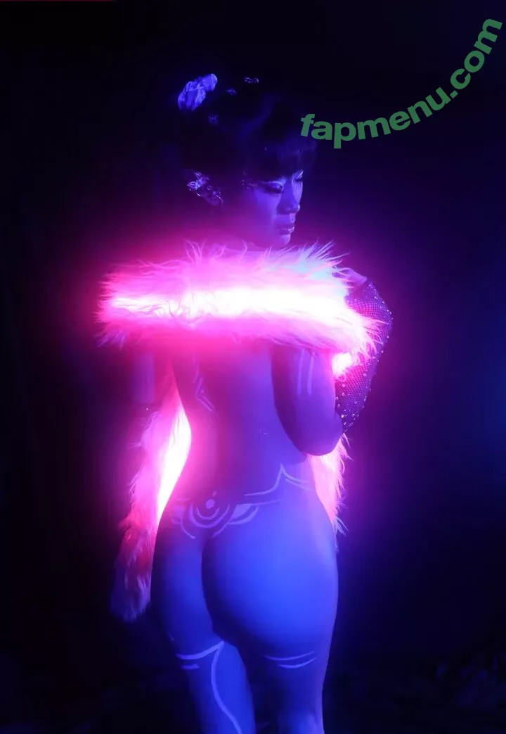 Jeannie Elise Mai nude photo #0093 (JeannieEliseMai / sexymaiii)