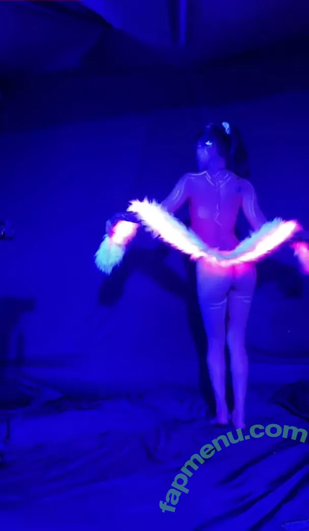 Jeannie Elise Mai nude photo #0103 (JeannieEliseMai / sexymaiii)