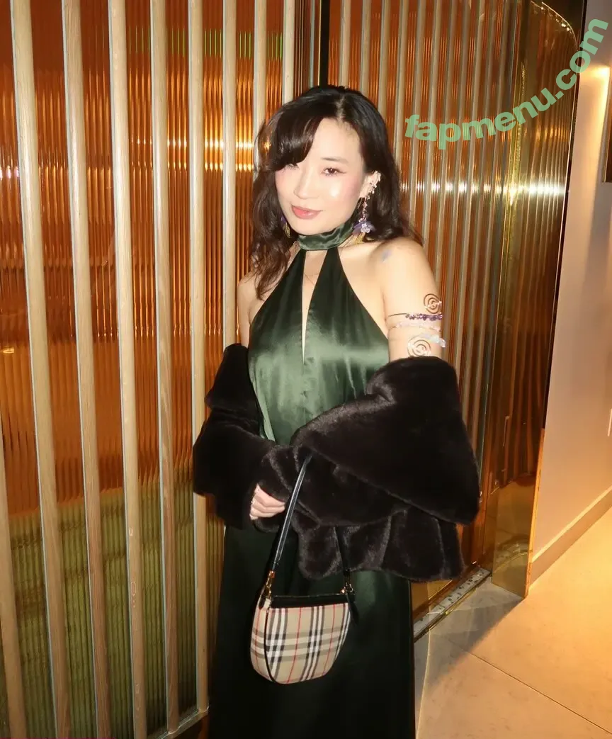 Jeannie Elise Mai nude photo #0335 (JeannieEliseMai / sexymaiii)