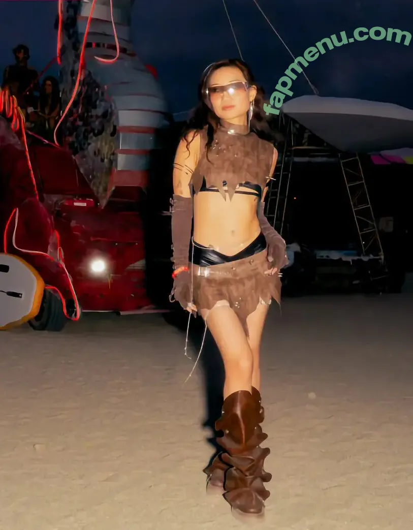 Jeannie Elise Mai nude photo #0446 (JeannieEliseMai / sexymaiii)