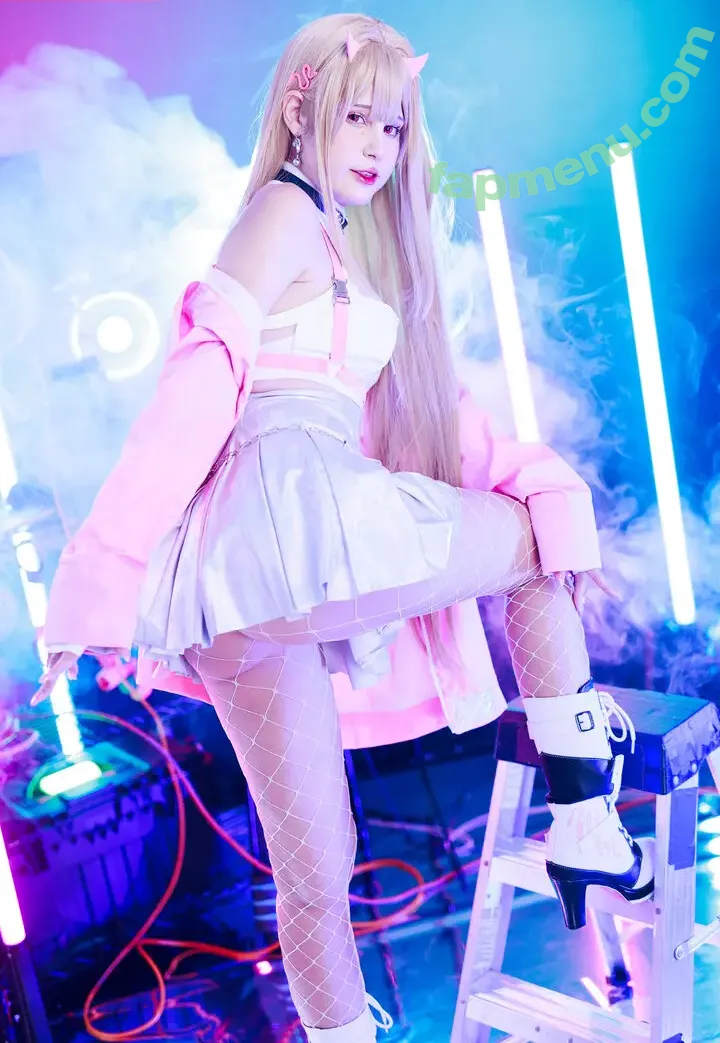 JeanWanWan nude photo #3957 (jeanwanwanart)