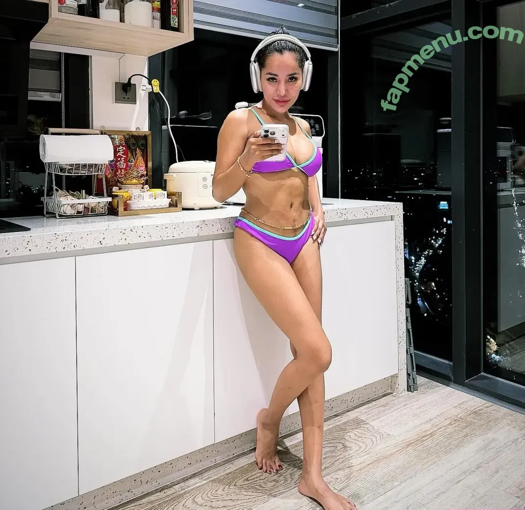 jee_phear nude photo #0020 (Jee Phear)