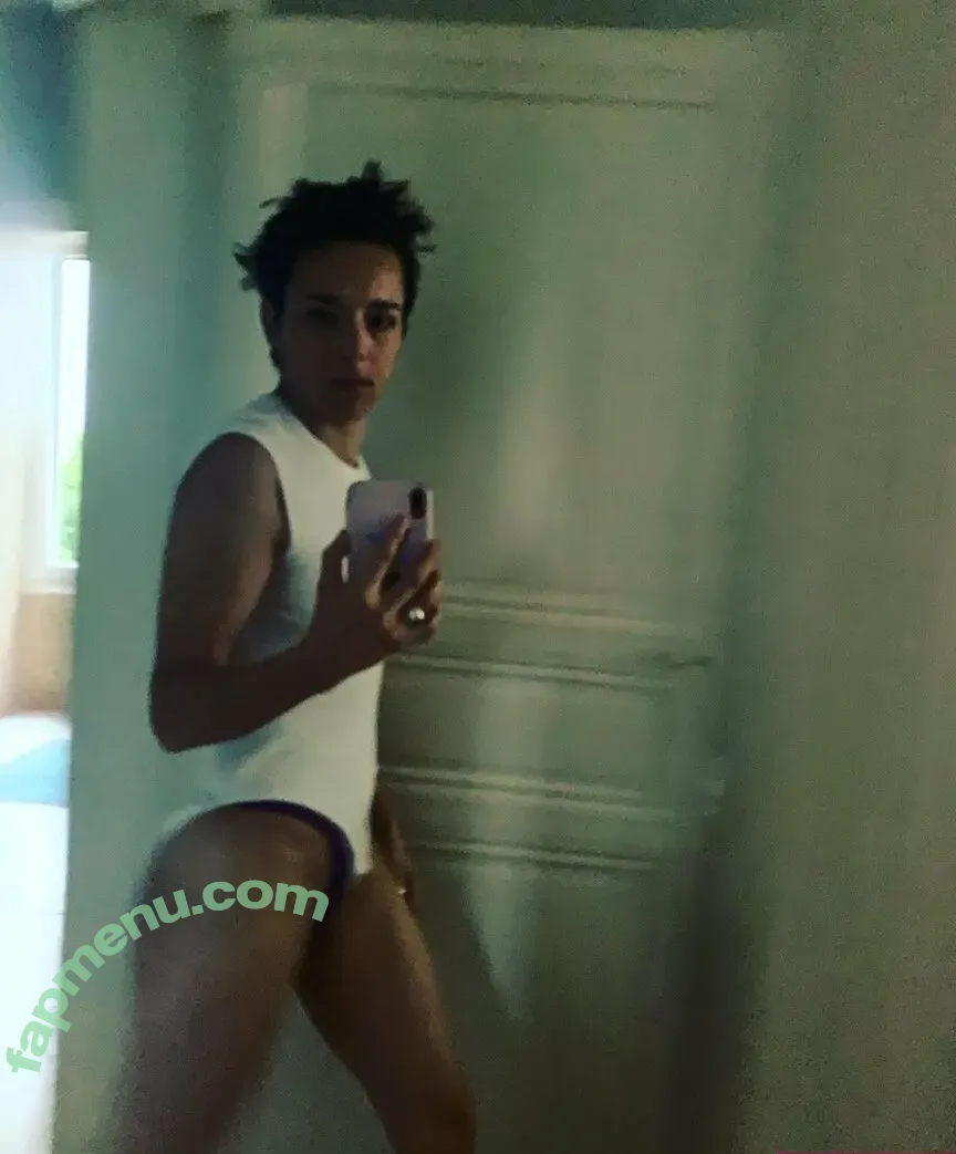 Jehnny Beth nude photo #0075 (jehnnybeth)