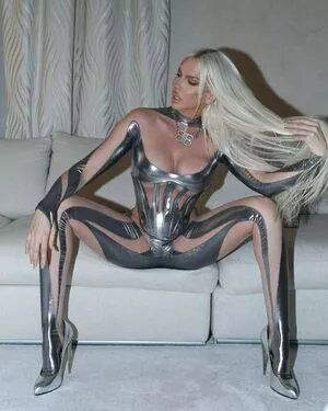 Jelena Karleusa / karleusa / karleusastar nude photo #0025