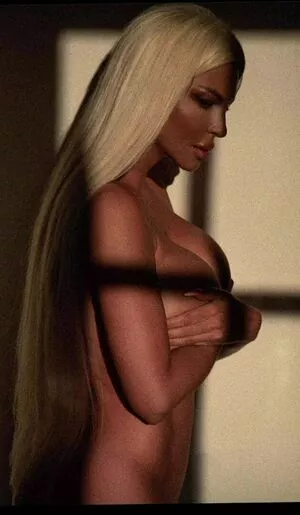 Jelena Karleusa / karleusa / karleusastar nude photo #0060