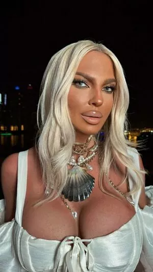 Jelena Karleusa / karleusa / karleusastar nude photo #0075