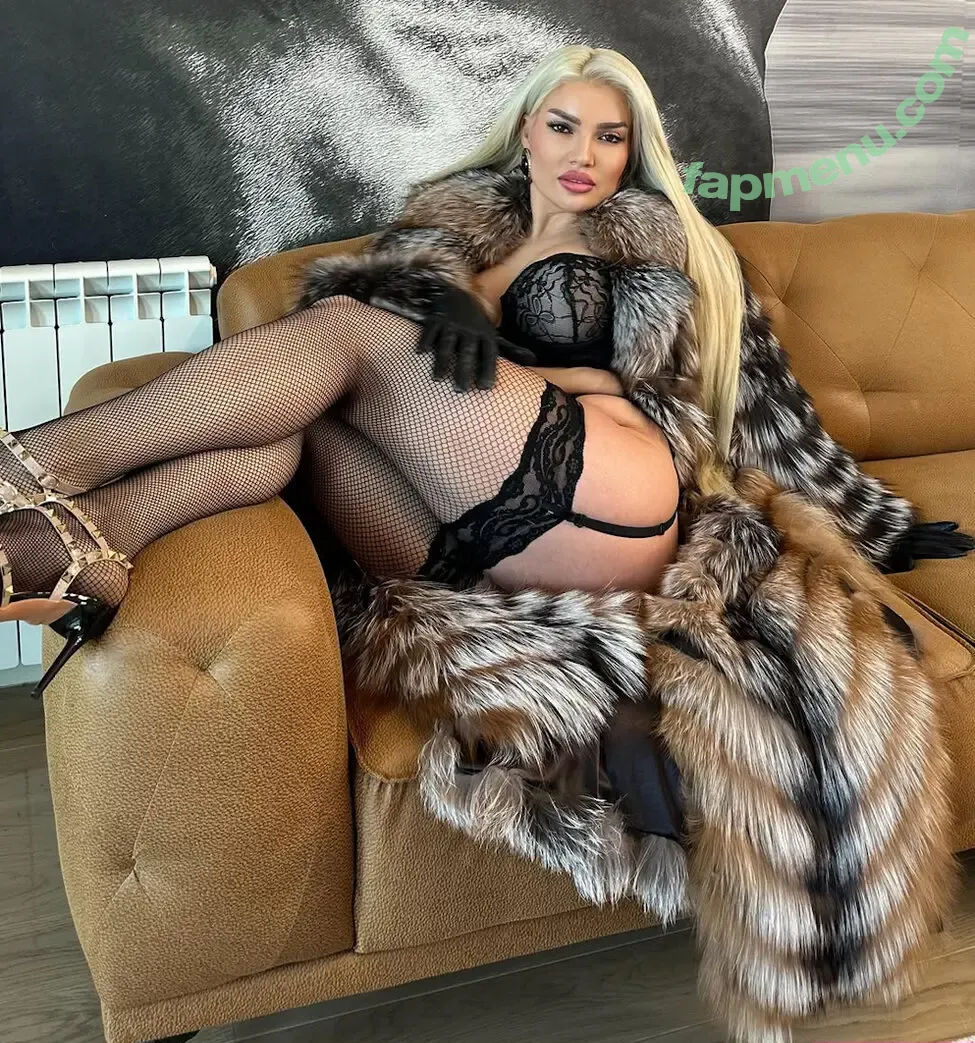 Jelena Savic nude photo #0217 (jelena_unikat)