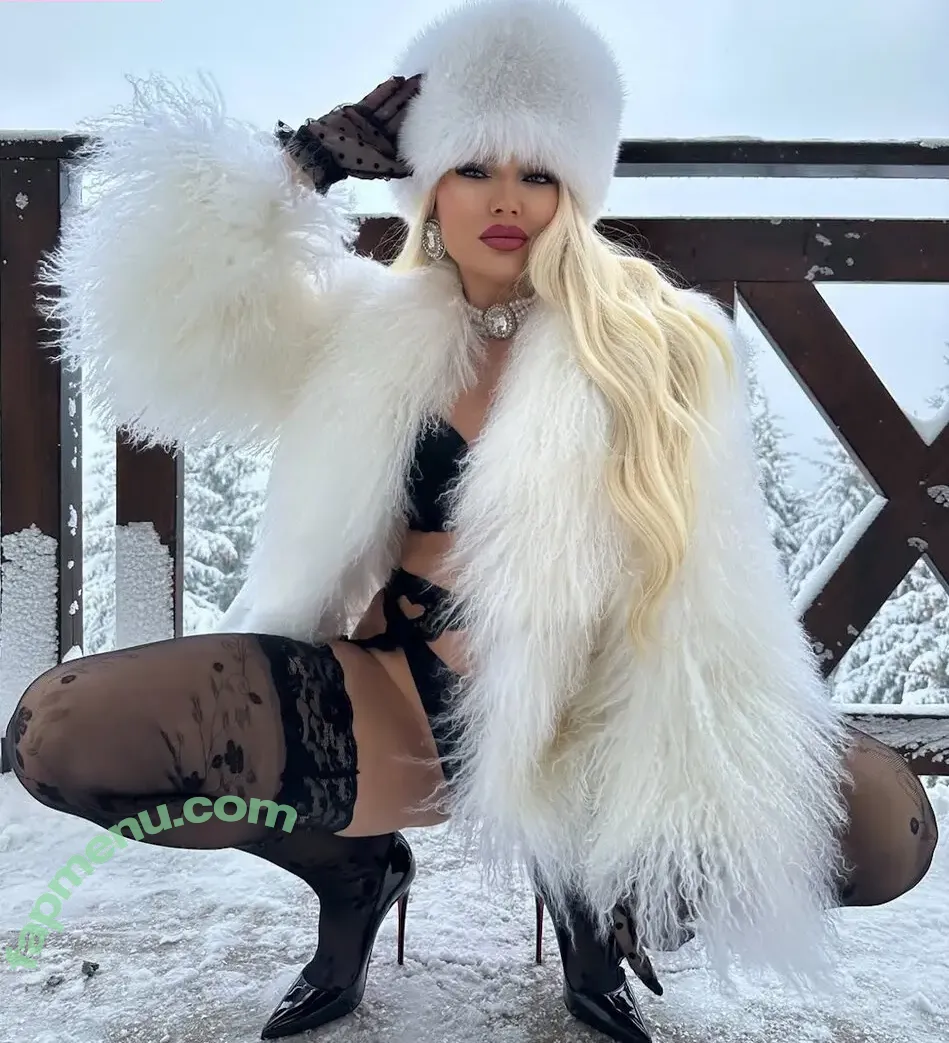 Jelena Savic nude photo #0230 (jelena_unikat)