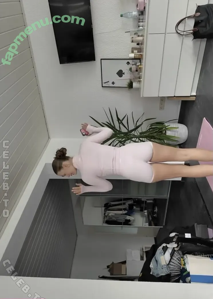 Jellefeline nude photo #0499 (Jellefeline)